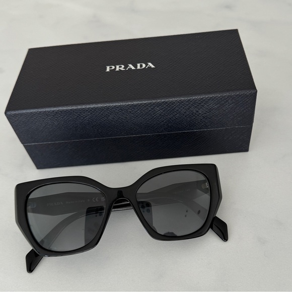 Prada glasses - Picture 1 of 5